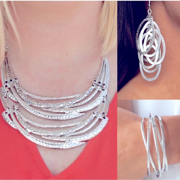 Jewelry - 3pc. Necklace Set. NWT